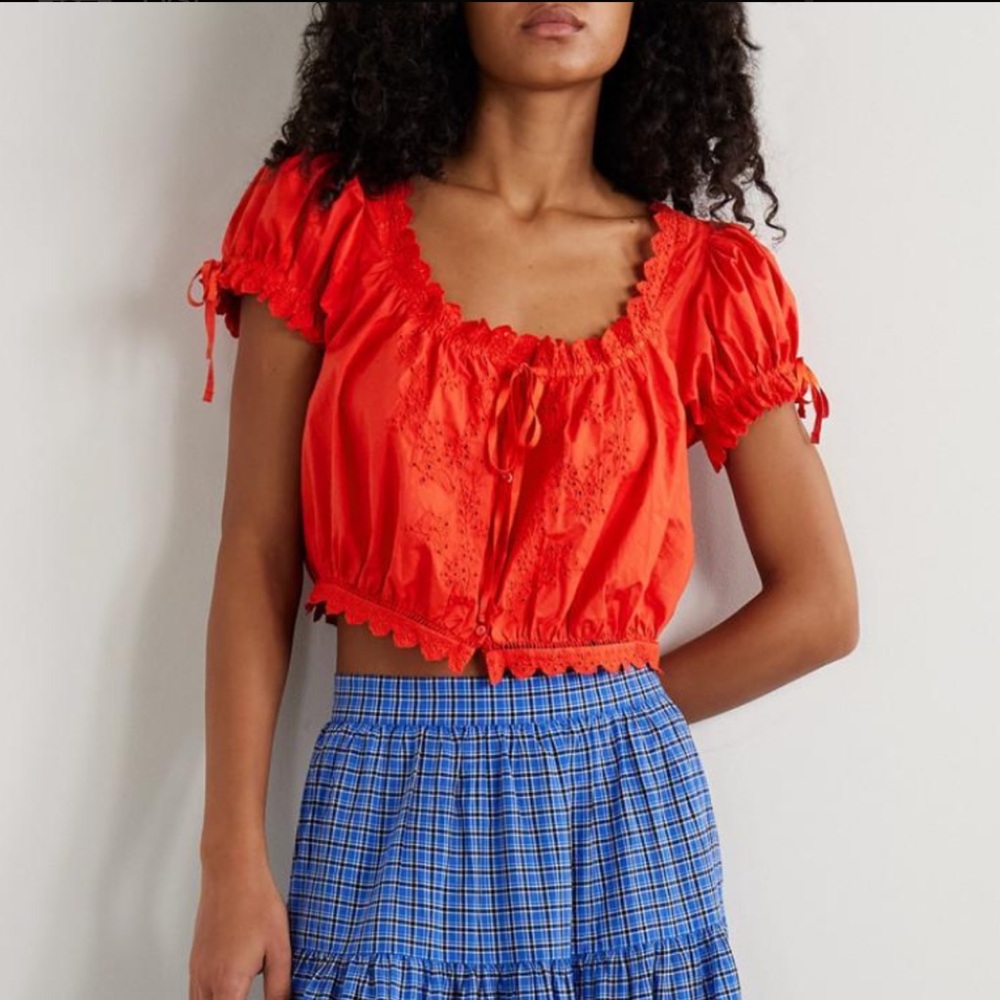 Doen Nera in Red